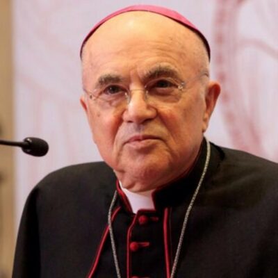 Arzobispo Viganò: las «bendiciones» de Bergoglio a parejas homosexuales demuestran que es un «siervo de Satanás»