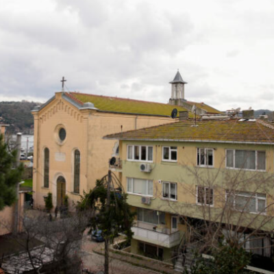 Un atentado contra una iglesia católica en Estambul deja un muerto