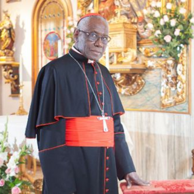 El cardenal Sarah deplora el ateísmo en la Iglesia