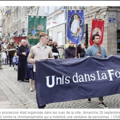 El domingo 28 de septiembre de 2025: más de 100 personas se manifestaron en el centro de Guingamp para denunciar los actos de cristianofobia