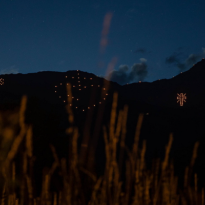 Las montañas del Tirol se iluminan para celebrar el Sagrado Corazón