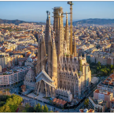 Un templo algo inquietante y extraño: León XIV visita la basílica de la Sagrada Familia en Barcelona