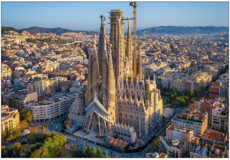 Un templo algo inquietante y extraño: León XIV visita la basílica de la Sagrada Familia en Barcelona
